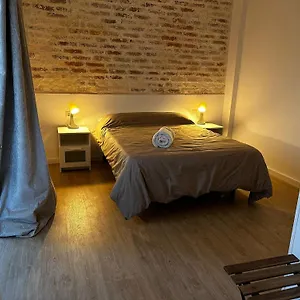 Habitación en casa particular A 5 Minutos Andando Del Casco Viejo, Ayuntamiento, Plaza Circular Y Gran Via De Y Proximo A 2 Lineas De Metro, Bilbao